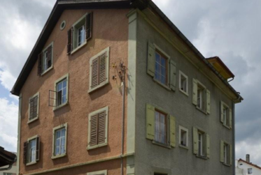 Authentique immeuble locatif à vendre