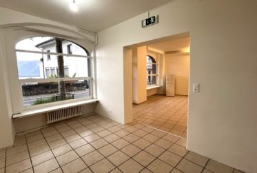 Local commercial avec vitrine dans la vieille ville de Montreux d'env. 85m2
