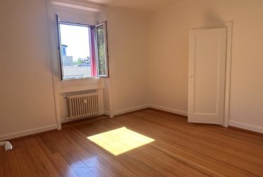 Appartement de charme de 4 pièces au 2ᵉ étage, offrant une véranda et une splendide vue sur le lac - env. 91m2