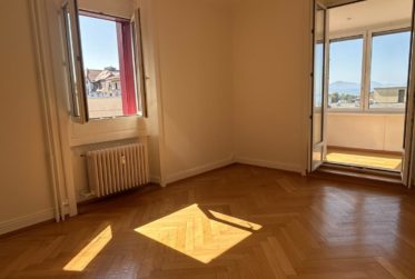Appartement de charme de 4 pièces au 2ᵉ étage, offrant une véranda et une splendide vue sur le lac - env. 91m2