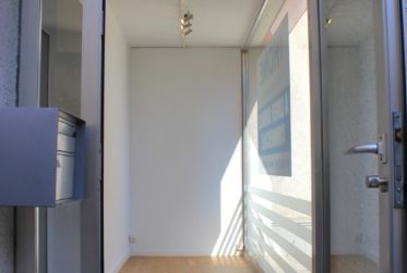 Local commercial avec vitrine au centre de Morges - env. 83m2