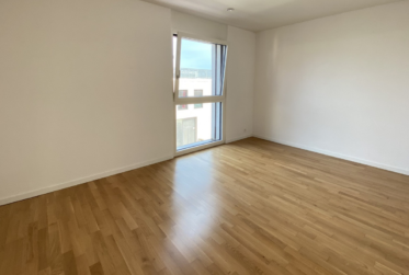 Opportunité à saisir ! Lumineux 4,5 pièces en centre ville avec balcon