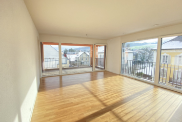 Opportunité à saisir ! Lumineux 4,5 pièces en centre ville avec balcon