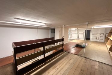 Espace commerciale d'env. 142m2 avec un dépôt d'env. 98m2 à l'étage