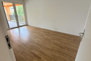 Opportunité à saisir ! Lumineux 4,5 pièces en centre ville avec balcon
