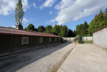 Manège, centre de loisirs aux espaces exceptionnels–fort potentiel !
