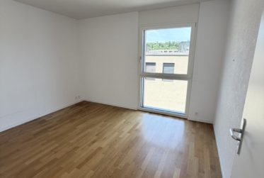 Opportunité à saisir ! Lumineux 4,5 pièces en centre ville avec balcon