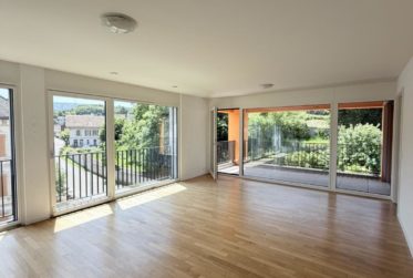 Opportunité à saisir ! Lumineux 4,5 pièces en centre ville avec balcon